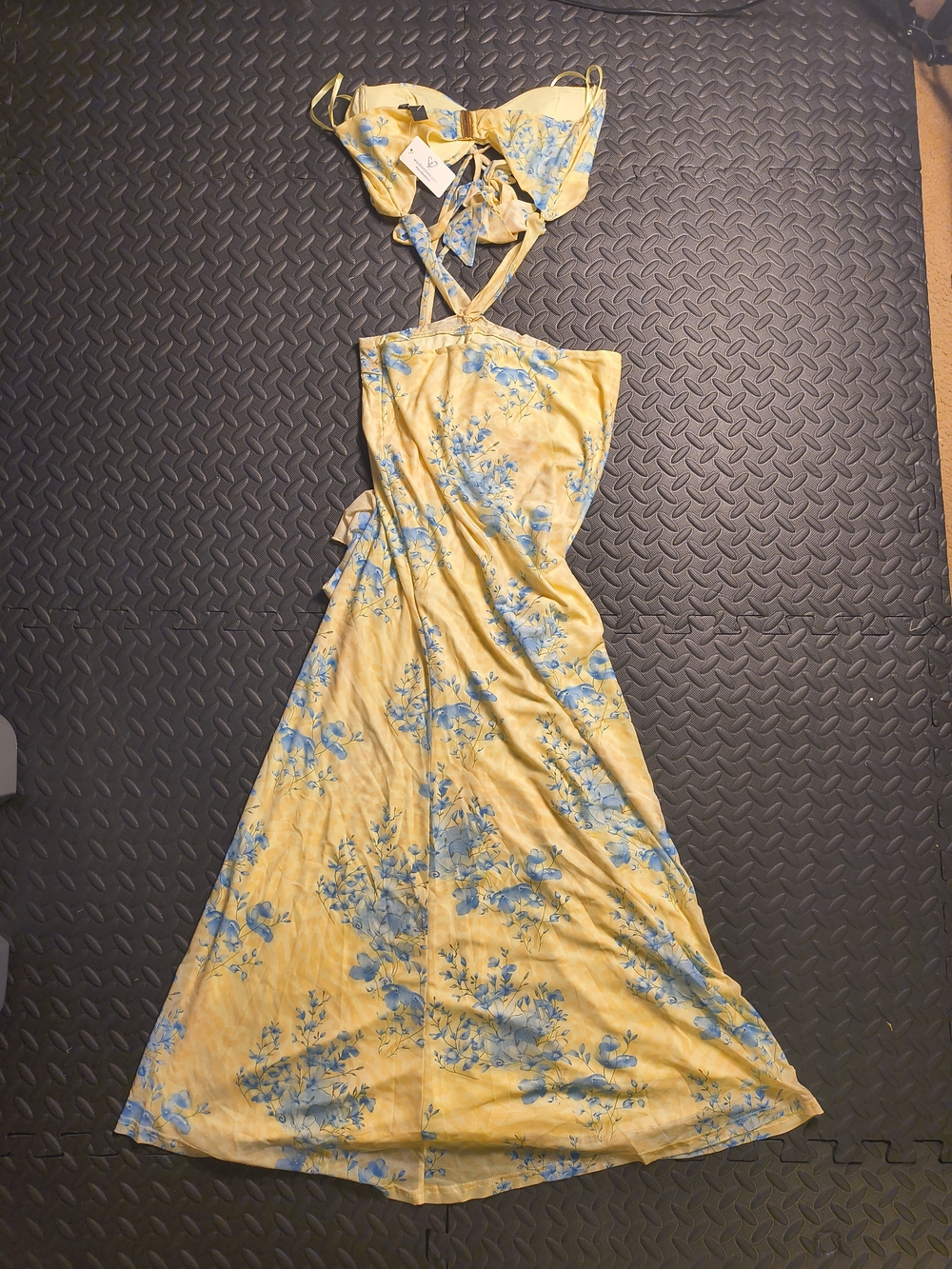 Windsor Chasing Sunlight Floral Cutout Maxi Dress Yellow Size L NWT - Picture 13 of 15